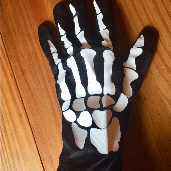 Skeleton Hands Gloves - Picture 5 of 5